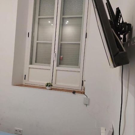 Habitacion En Madrid Apartment Bagian luar foto