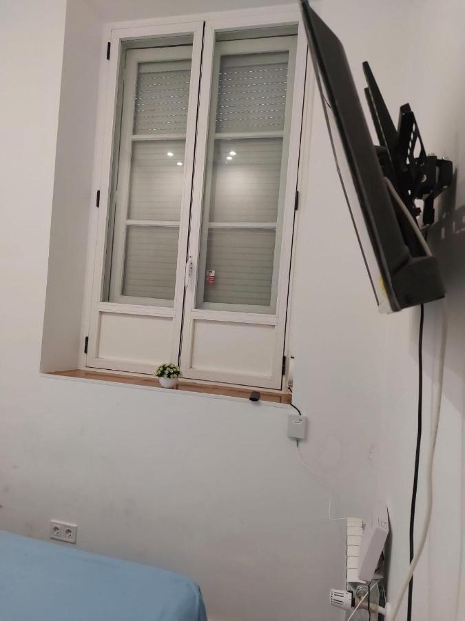 Habitacion En Madrid Apartment Bagian luar foto